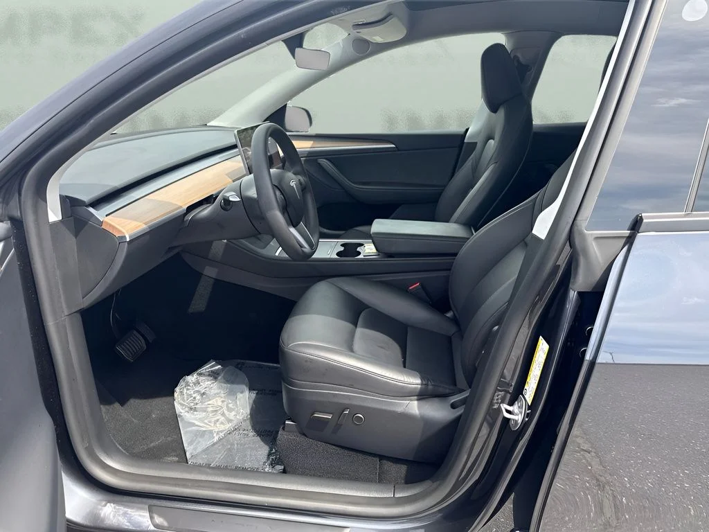 Used 2024 Black Tesla Long Range image 9
