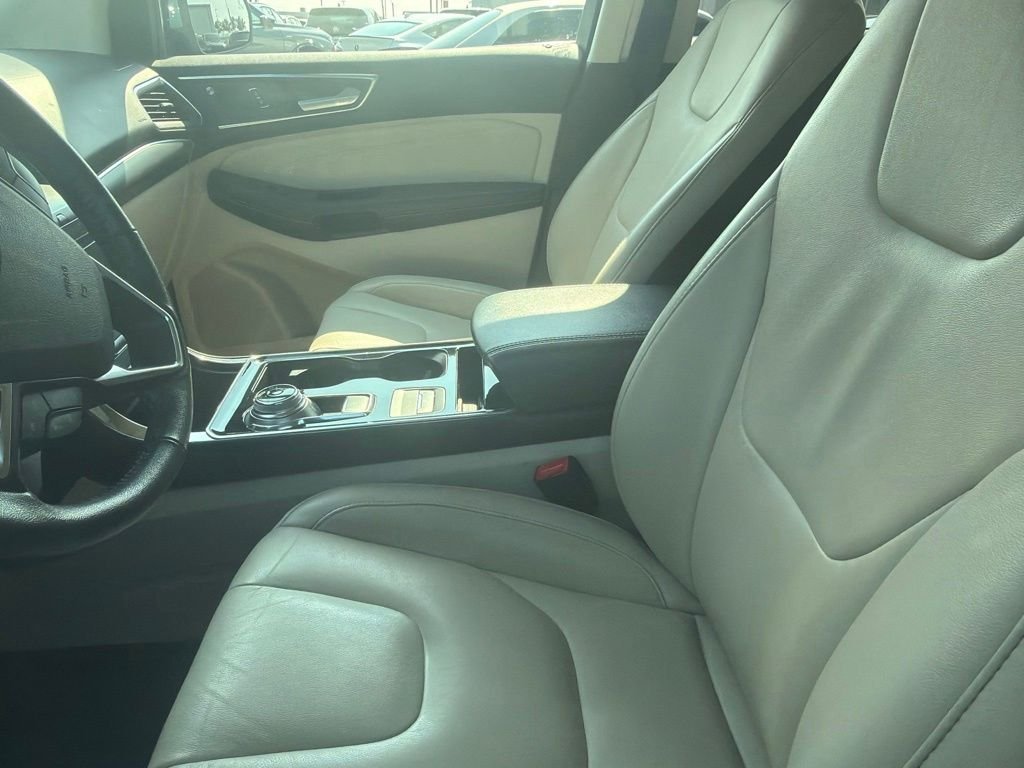 Used 2019 Blue Ford Titanium image 9