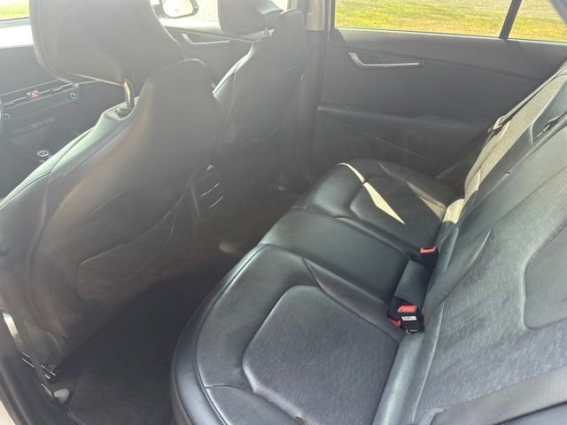Used 2023 Snow White Pearl Kia Wave image 17