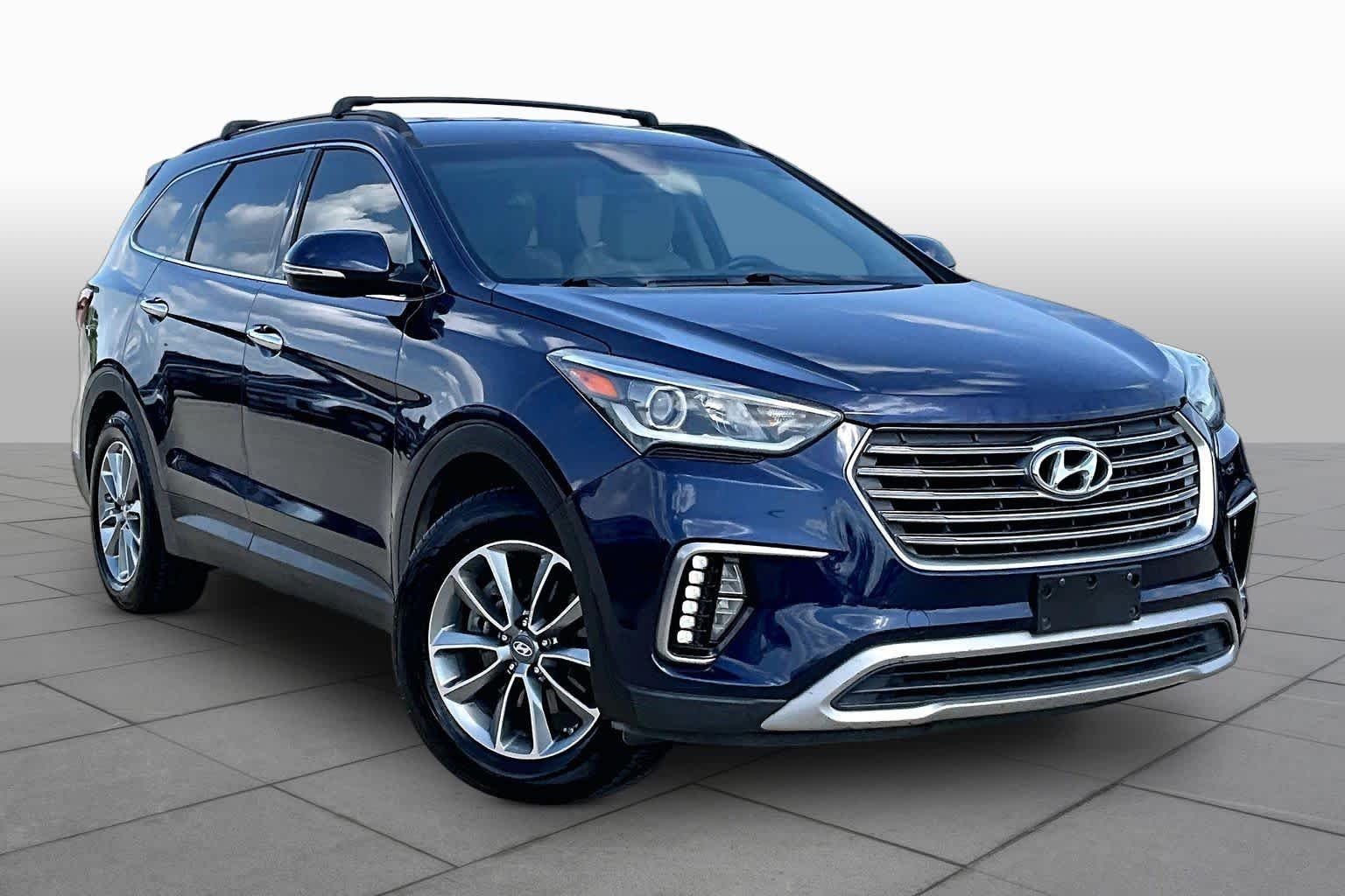 Pre-Owned 2017 Hyundai Santa Fe SE