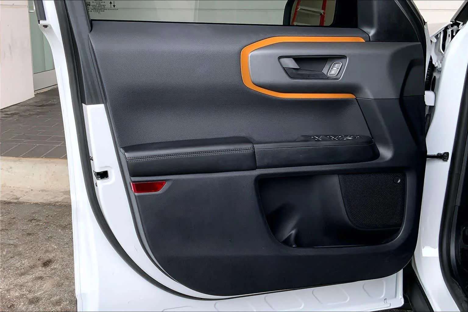 Used 2022 Oxford White Ford Badlands image 22