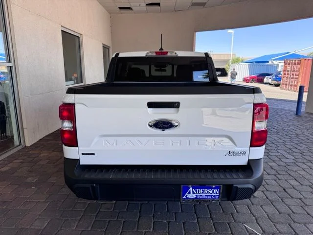 Certified Used 2022 Oxford White Ford Lariat image 4