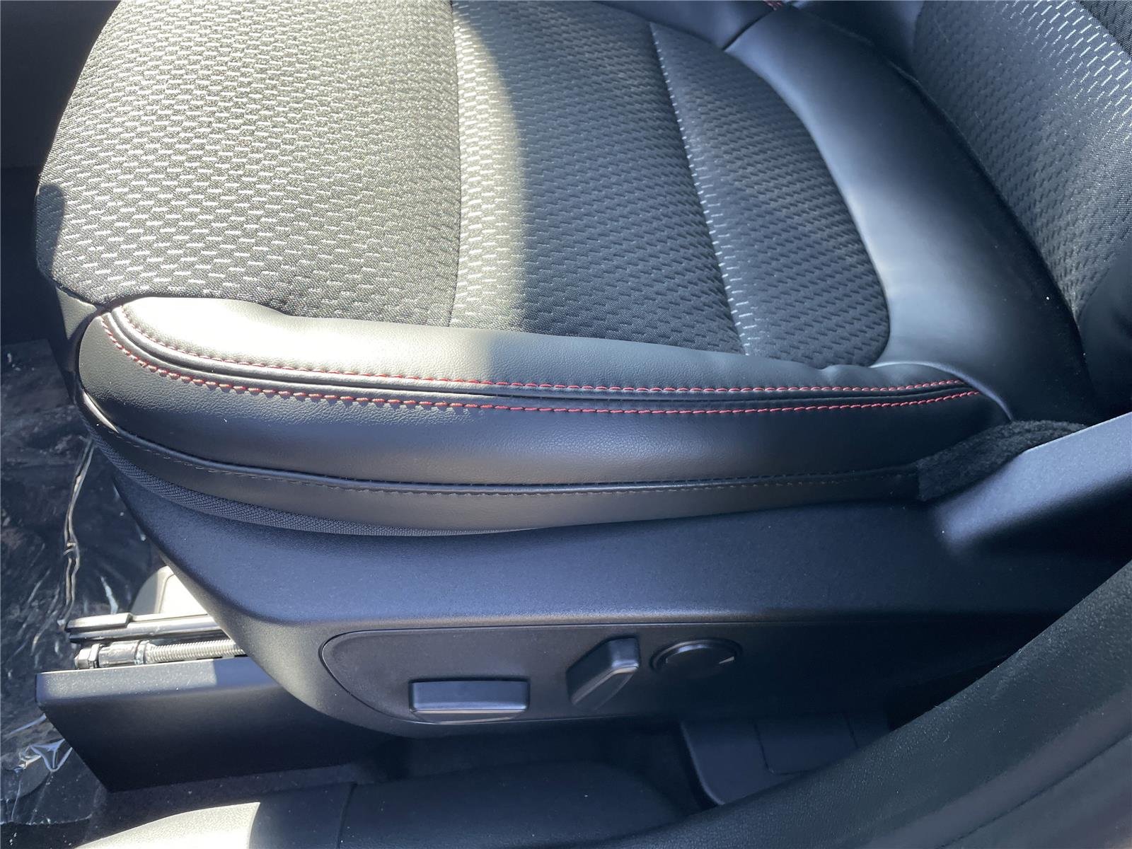 New 2026 Space Silver Metallic Ford ST-Line image 37