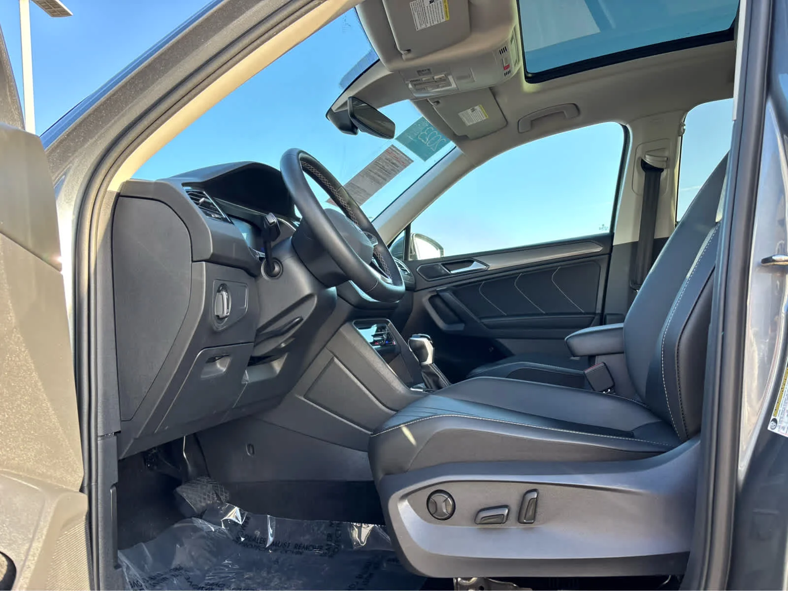 Certified Used 2023 Platinum Gray Metallic Volkswagen SE image 9