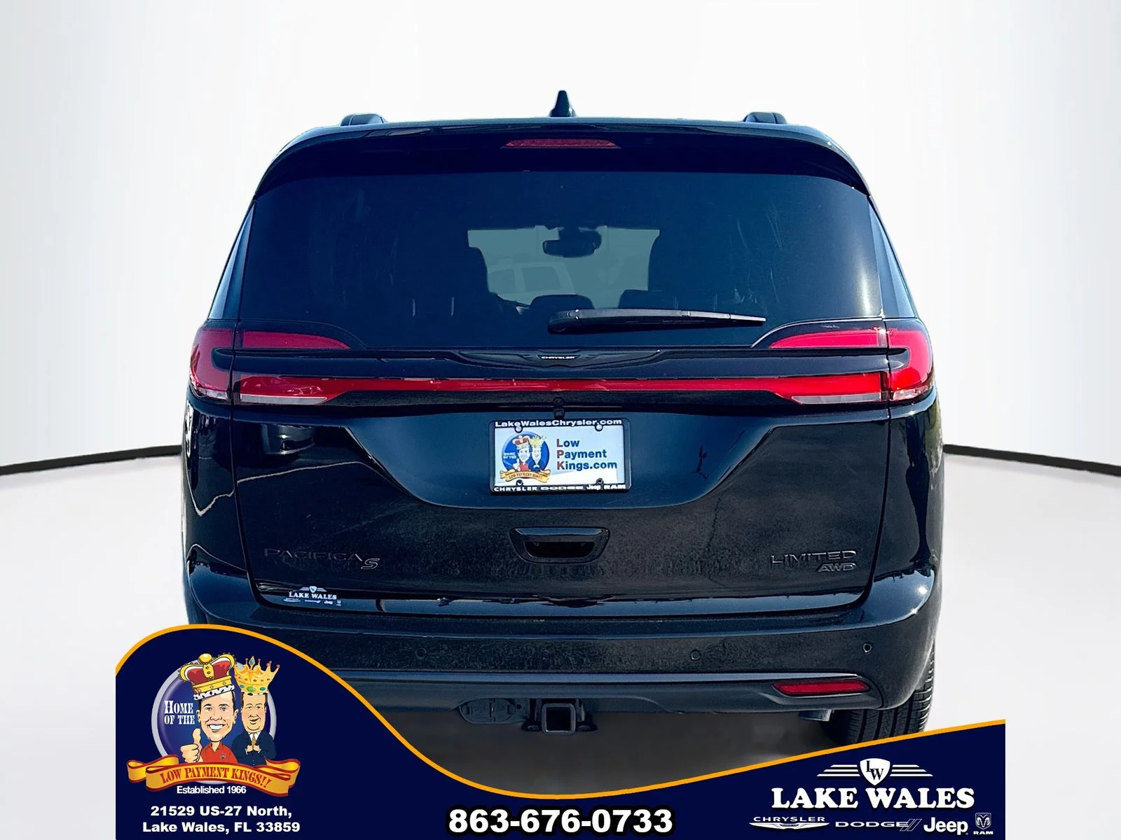New 2026 Diamond Black Crystal Pearl-Coat Exterior Paint Chrysler Limited image 5
