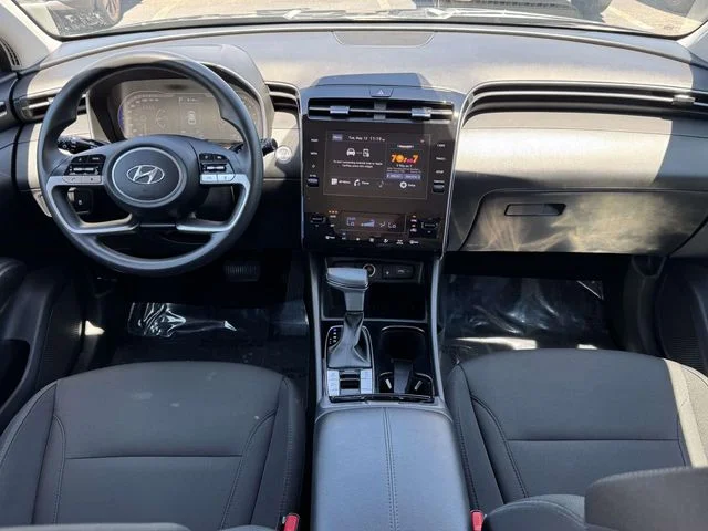 Used 2024  Hyundai SEL image 17