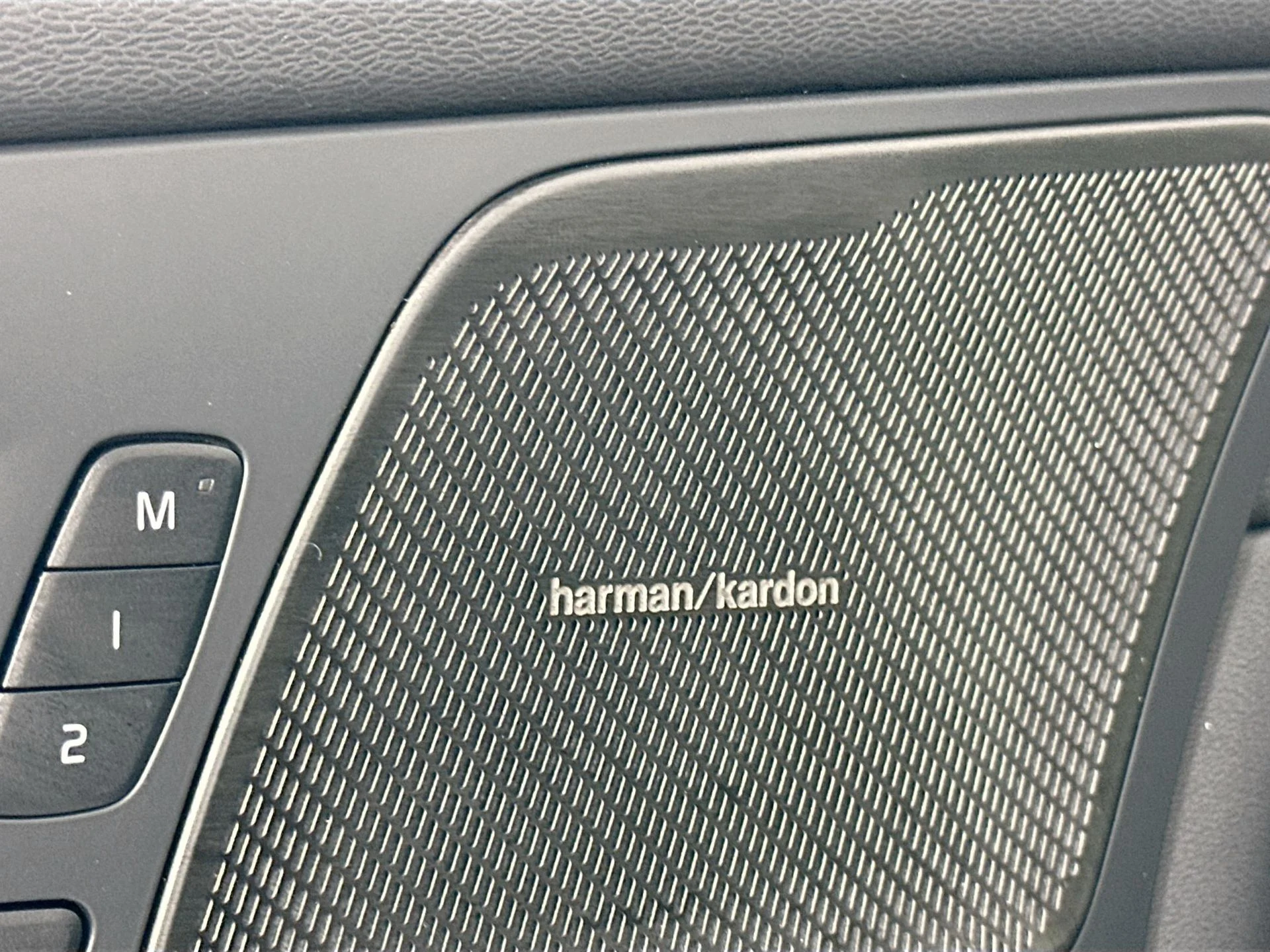 2026 Volvo XC60 Plus - Photo 18