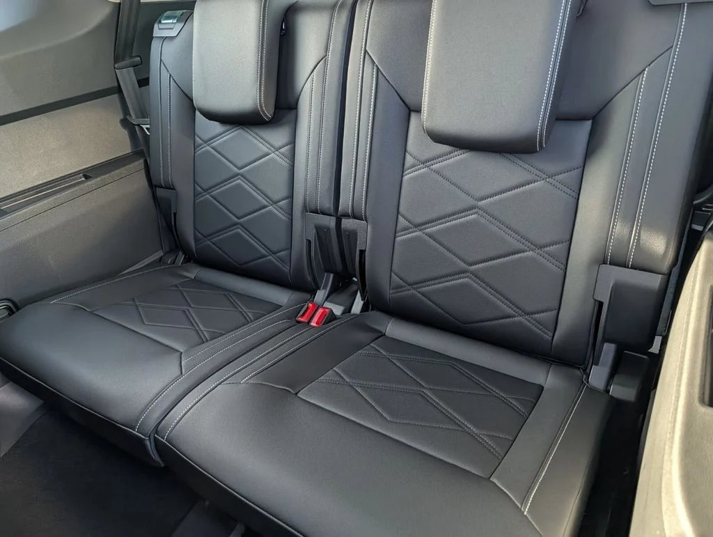 New 2026 Black Volkswagen 2.0T SE image 13