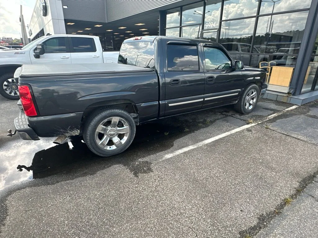 Used 2004 Dark Gray Metallic Chevrolet LS image 7