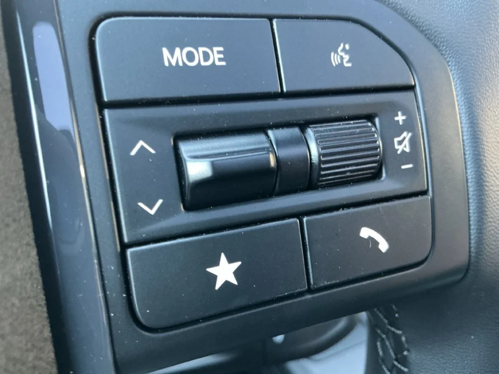 Used 2027 White Kia X-Line SX image 25