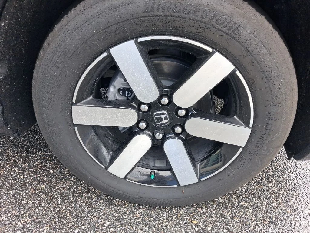 Used 2024  Honda Touring image 15