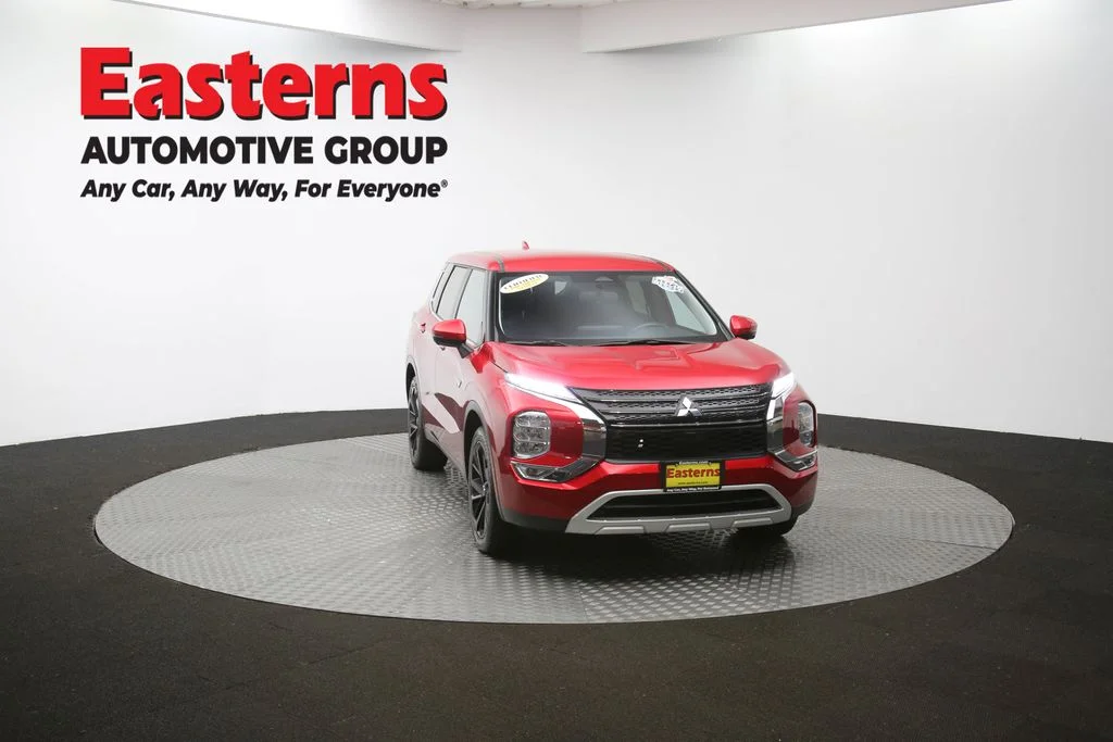 Used 2023 Red Mitsubishi SE image 50