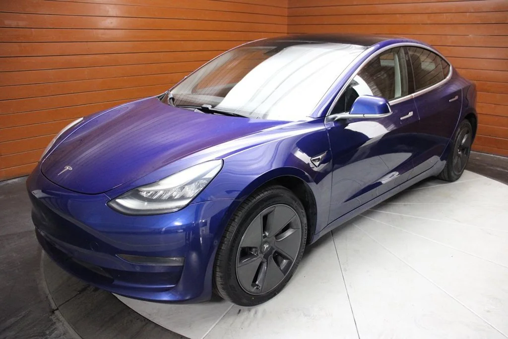Used 2019 Deep Blue Metallic Tesla  image 5