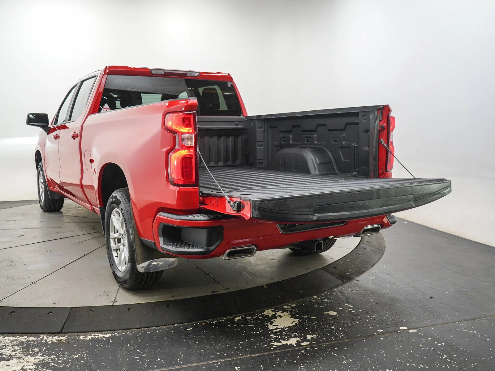 Used 2021 Red Hot Chevrolet RST image 9