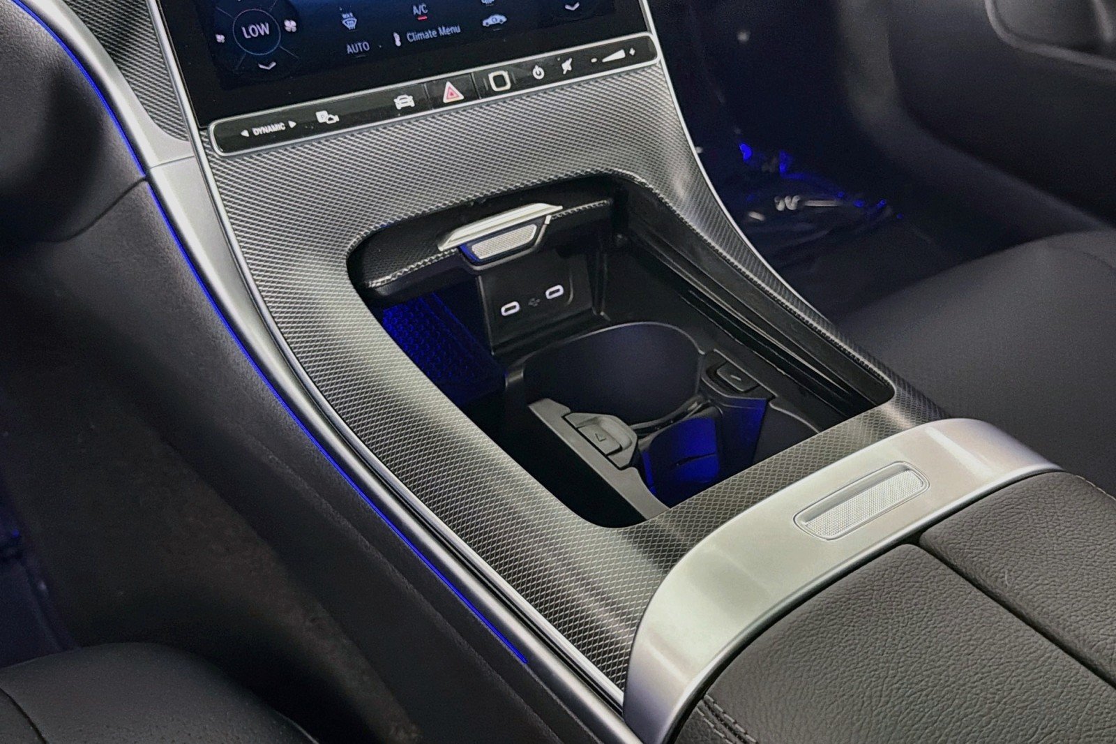 New 2026 MANUFAKTUR Alpine Grey Metallic Mercedes-Benz CLE 300 4MATIC® Coupe image 5