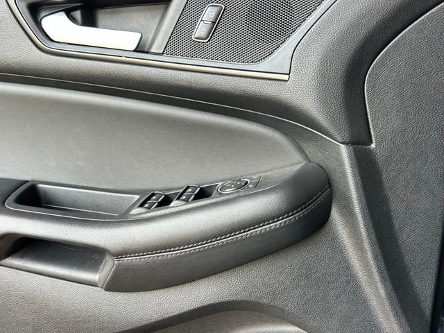 Used 2024 Blue Ford SE image 9