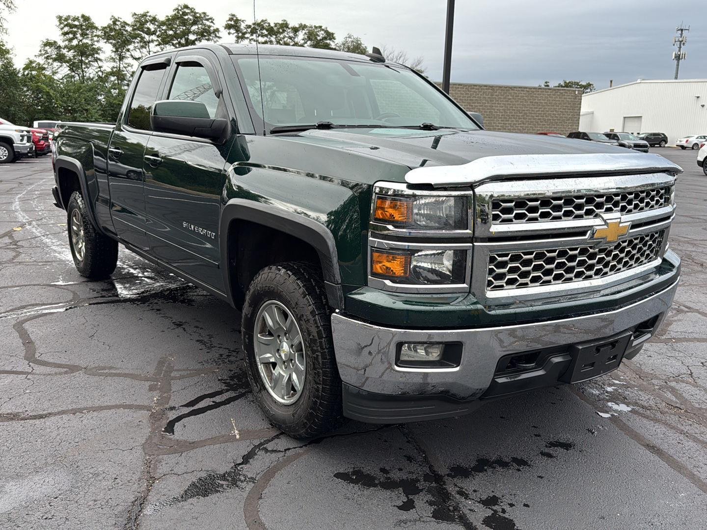 Used 2015 RAINFOREST GREEN METALLIC Chevrolet LT image 7