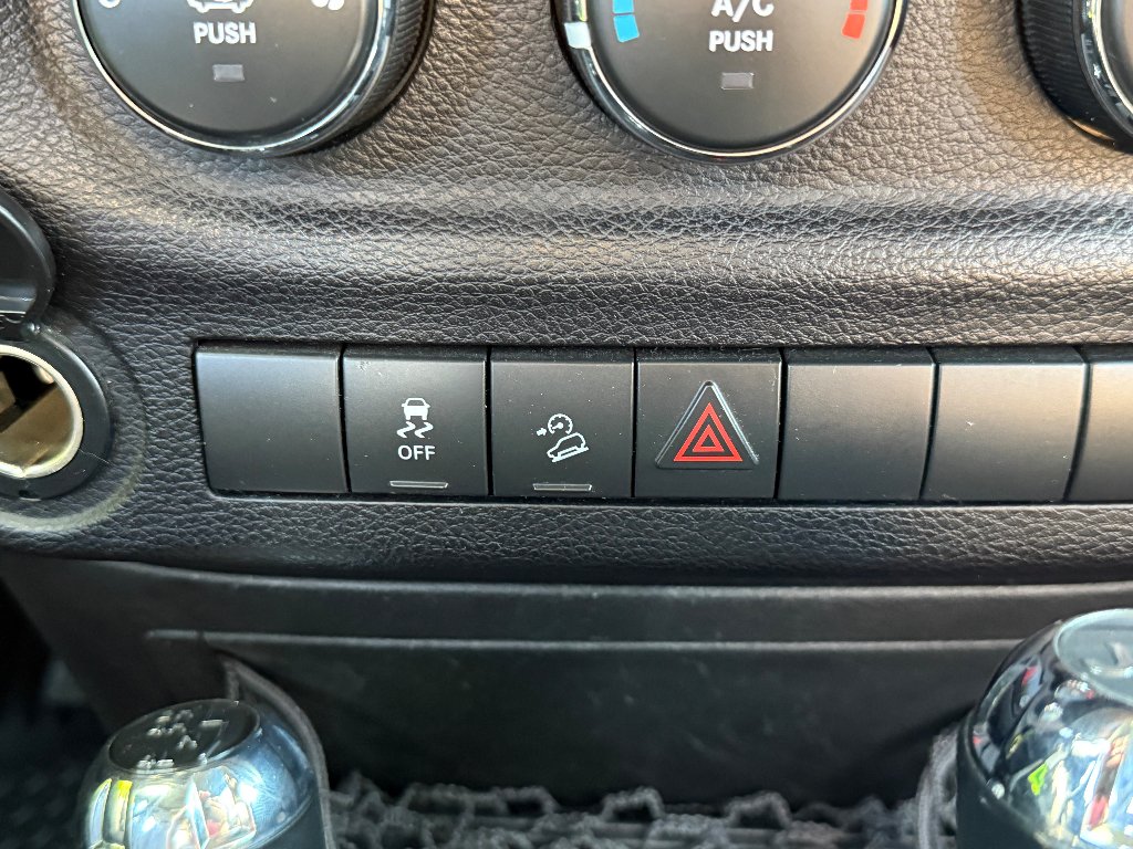Used 2014 Billet Metallic Clearcoat Jeep Sport image 22