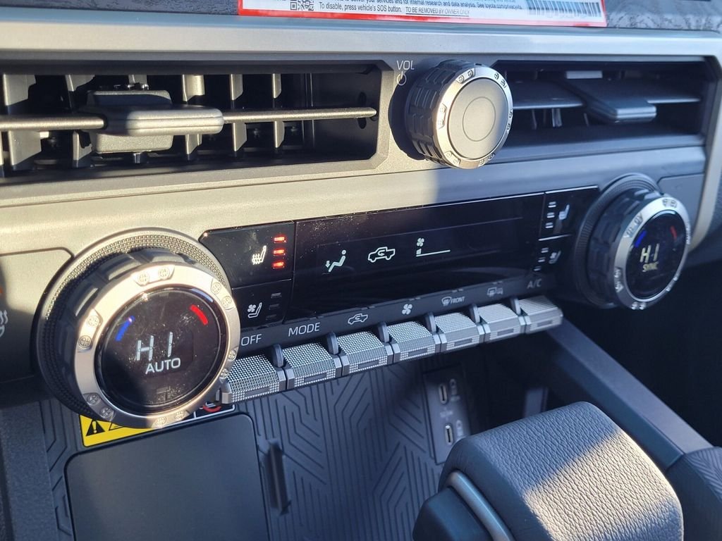 2025 Toyota Tacoma Limited - Photo 18