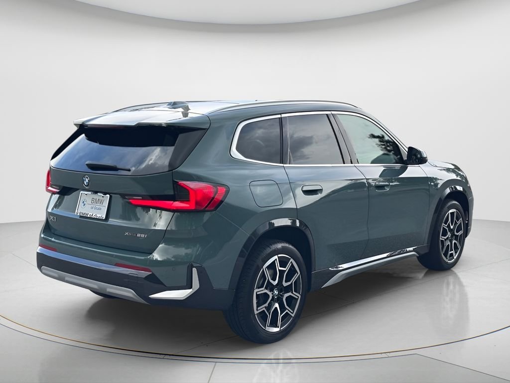 New 2026 Cape York Green Metallic BMW xDrive28i image 5