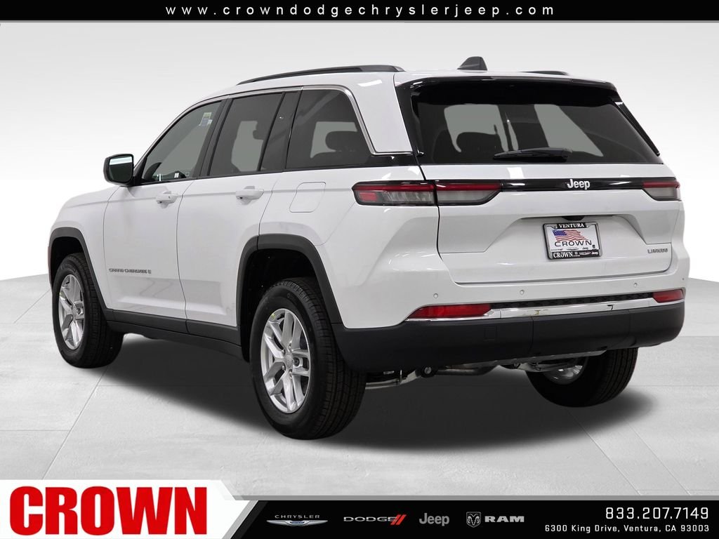 New 2026 Bright White Clear-Coat Exterior Paint Jeep Laredo image 7
