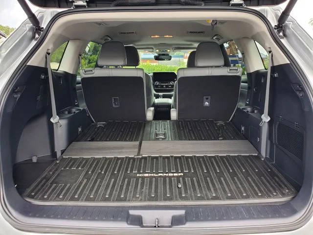 Certified Used 2024 Silver Toyota XLE image 8