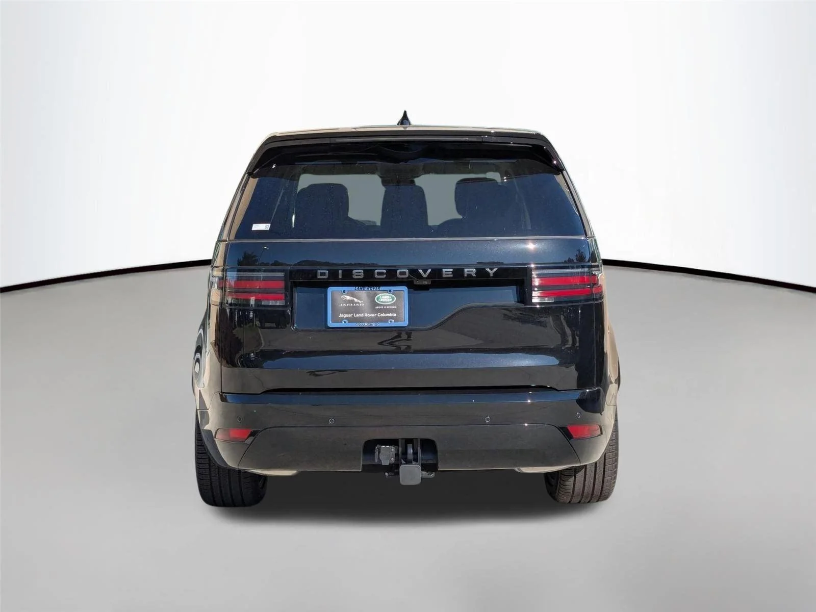 Used 2025 Santorini Black Metallic Land Rover Dynamic SE image 6