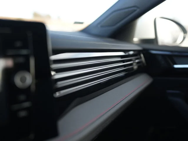 New 2026 Pure White Volkswagen 2.0T Autobahn image 30