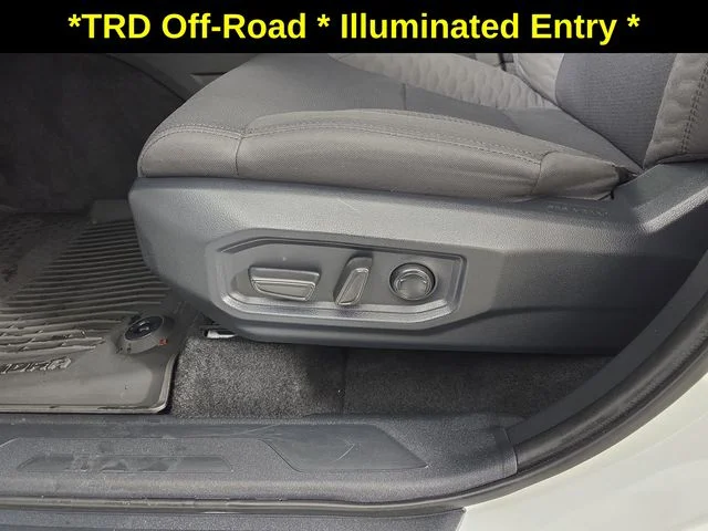 Used 2025 Ice Toyota SR5 image 28