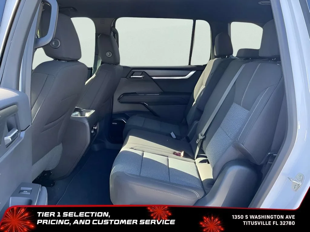 New 2026 Summit White GMC Elevation image 32