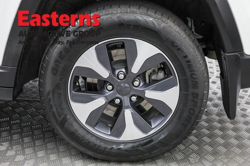 Used 2022 White Jeep 4xe image 28