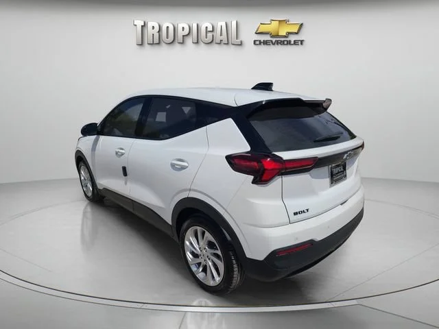 New 2027 Summit White Chevrolet LT image 3