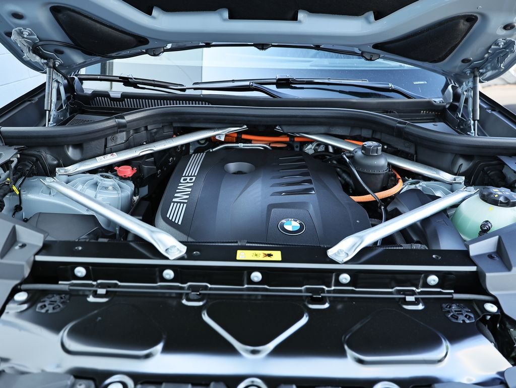 New 2026 Brooklyn Grey Metallic BMW xDrive50e image 33