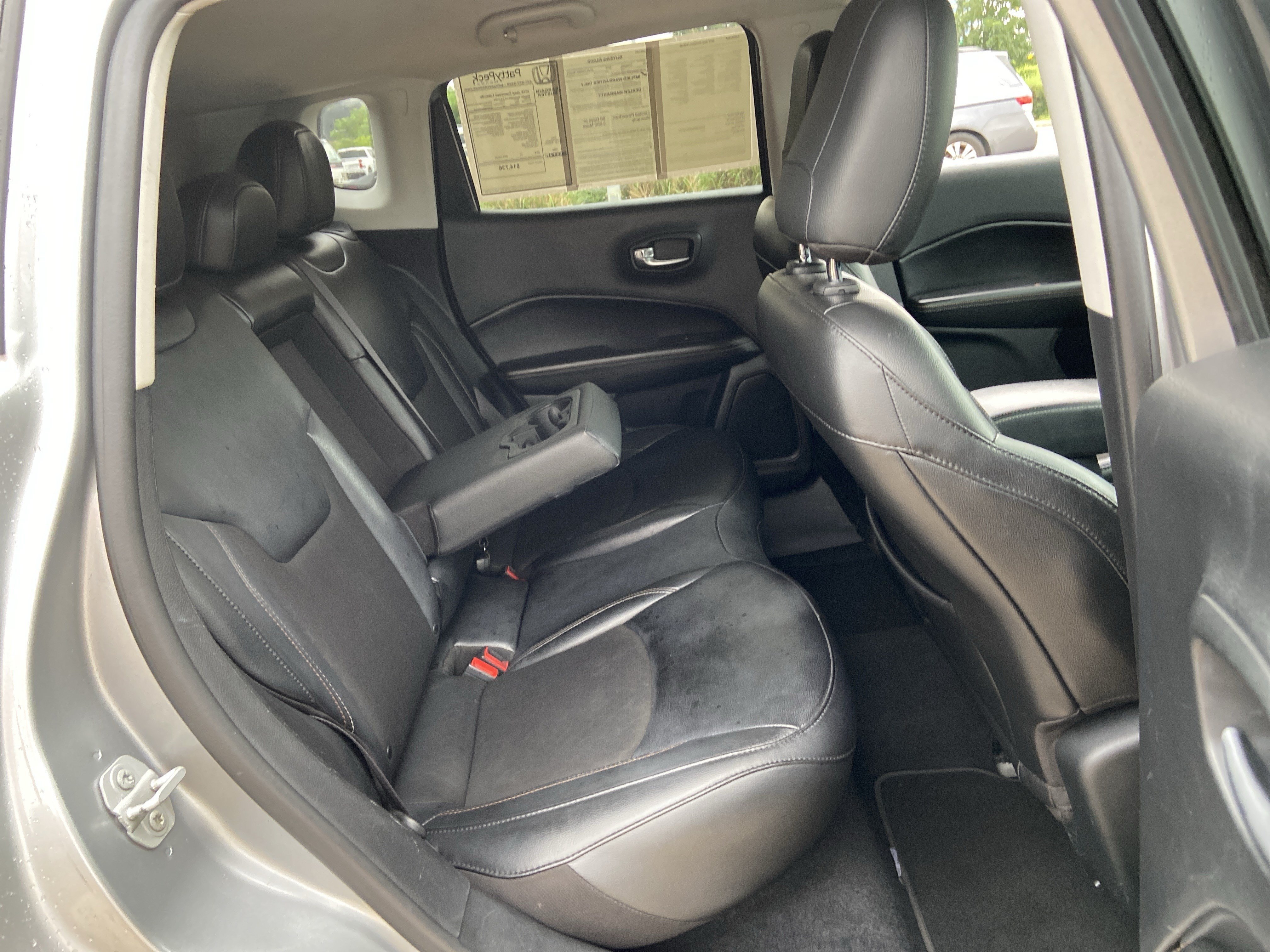 Used 2019 Billet Silver Metallic Clearcoat Jeep Latitude image 14