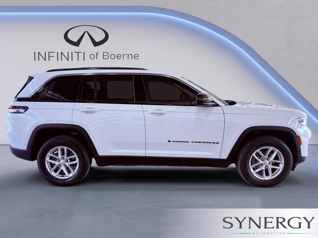 Used 2023 Bright White Clearcoat Jeep Laredo image 7