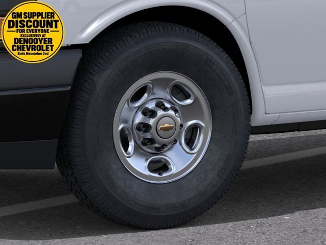 2025 Chevrolet Express Passenger LS - Photo 9