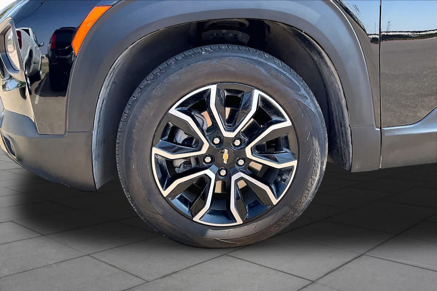 Used 2023 Mosaic Black Metallic Chevrolet ACTIV image 11