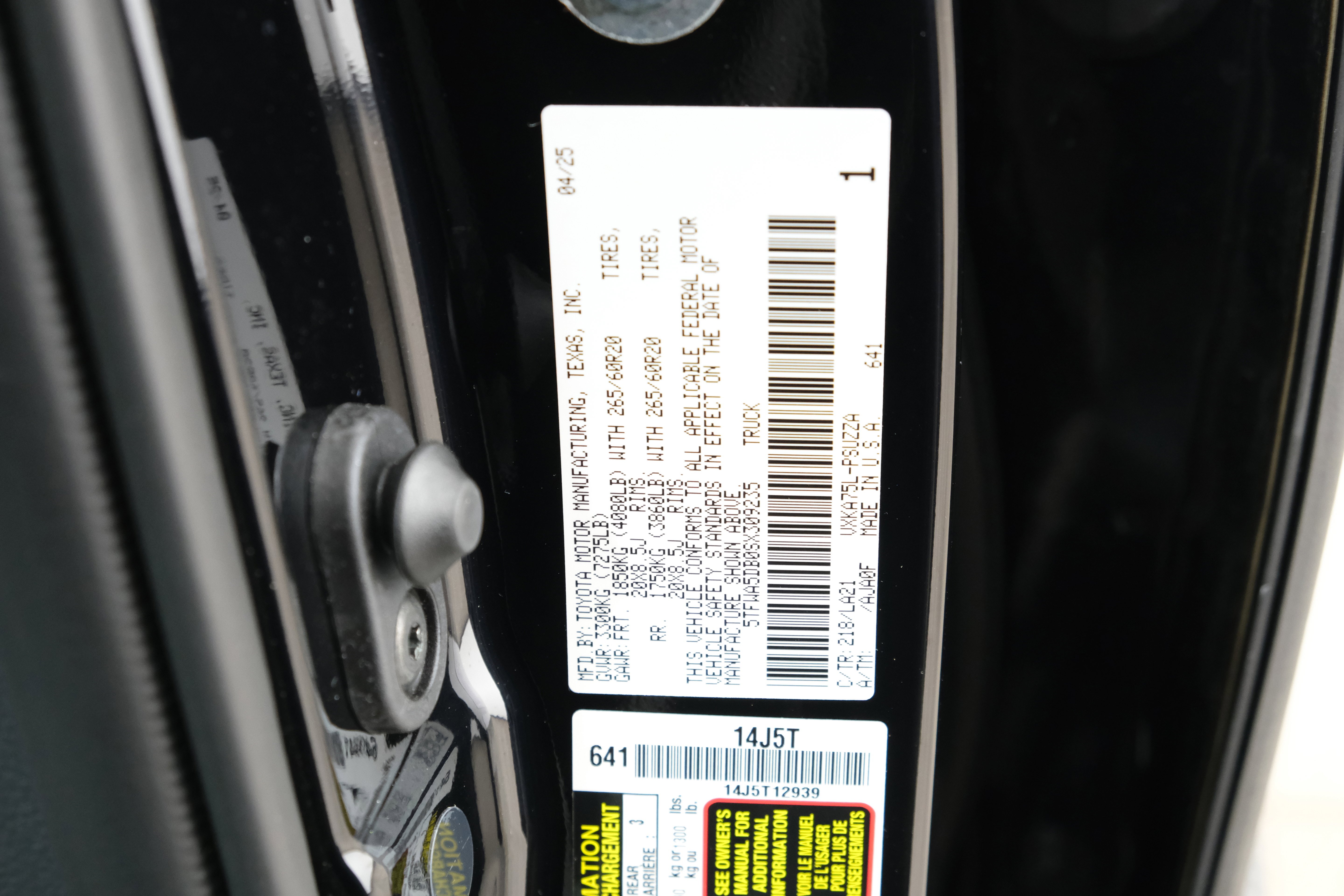 2025 Toyota Tundra Platinum - Photo 36