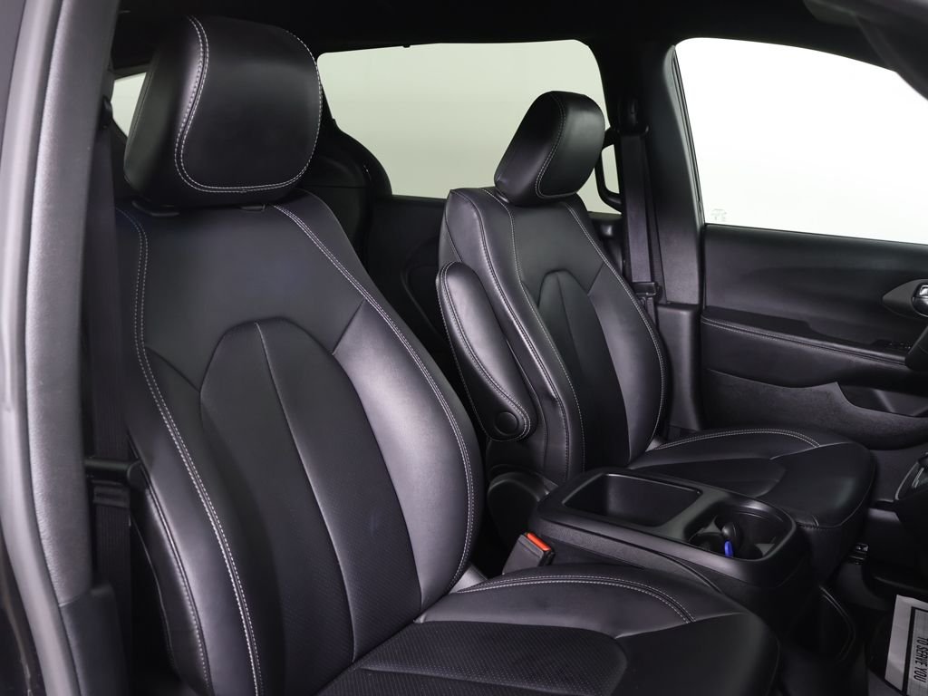 2025 Chrysler Pacifica Select - Photo 25