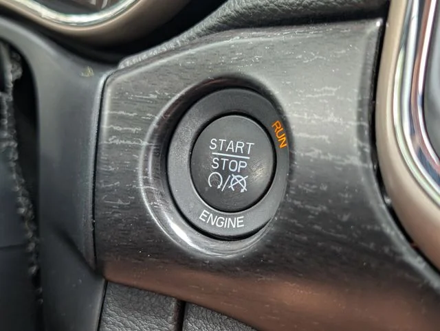 Used 2014 Brilliant Black Crystal Pearlcoat Jeep Laredo image 21