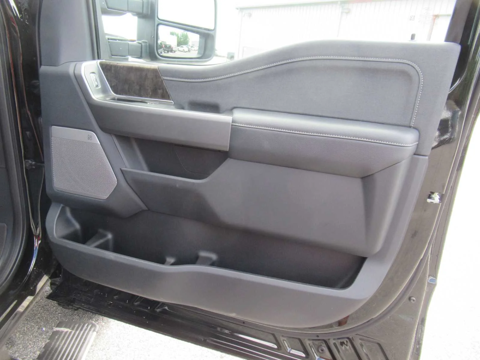 Certified Used 2026 Agate Black Ford LARIAT image 26