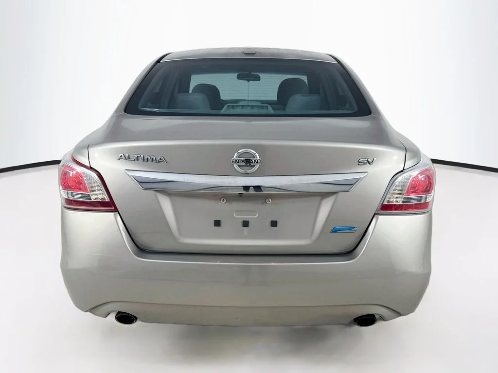 Used 2013 Beige Nissan 2.5 SV image 6