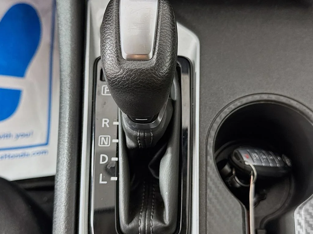 Used 2025 White Nissan 2.5 SV image 20