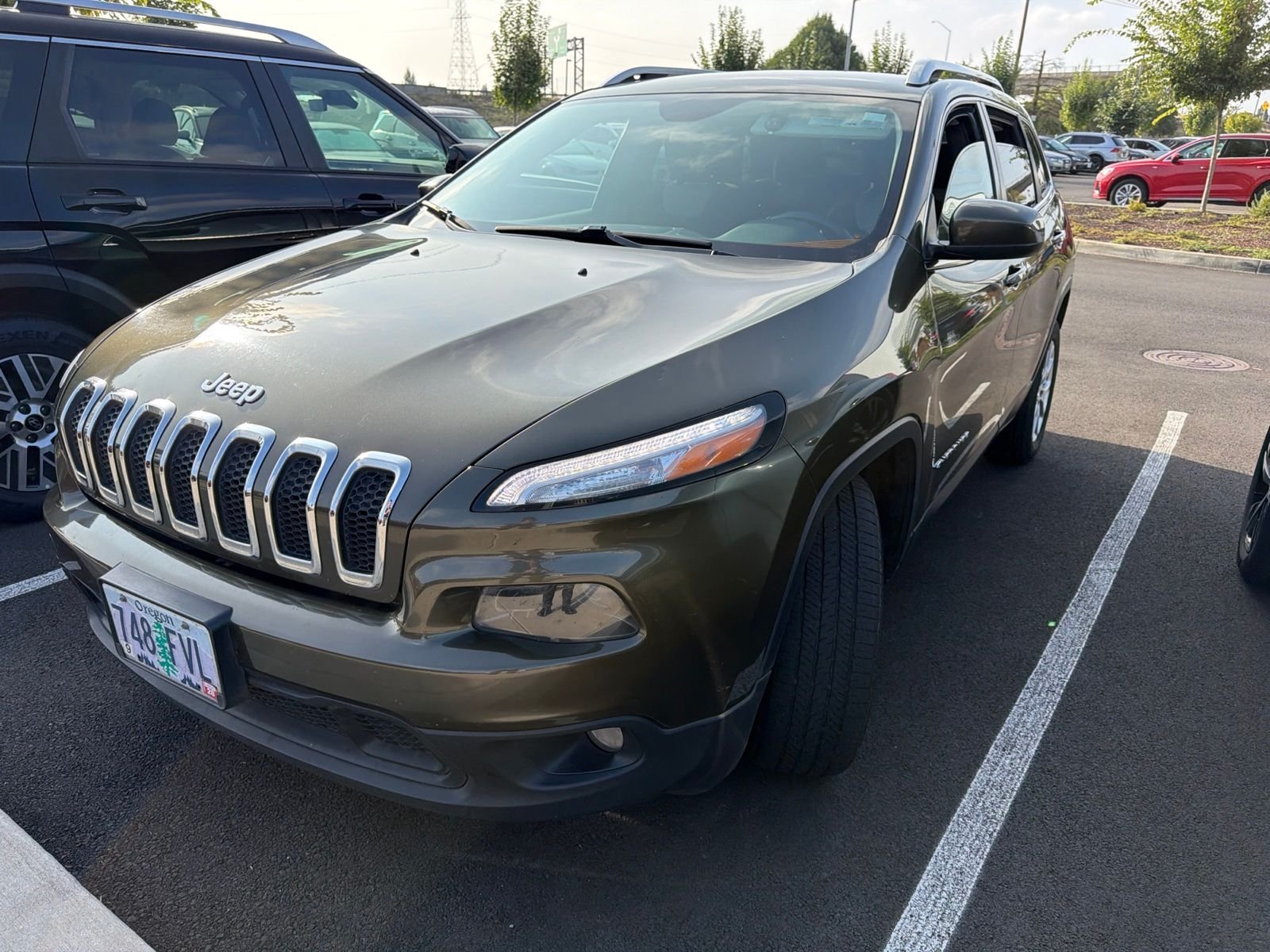 Used 2014 Green Jeep Latitude image 4