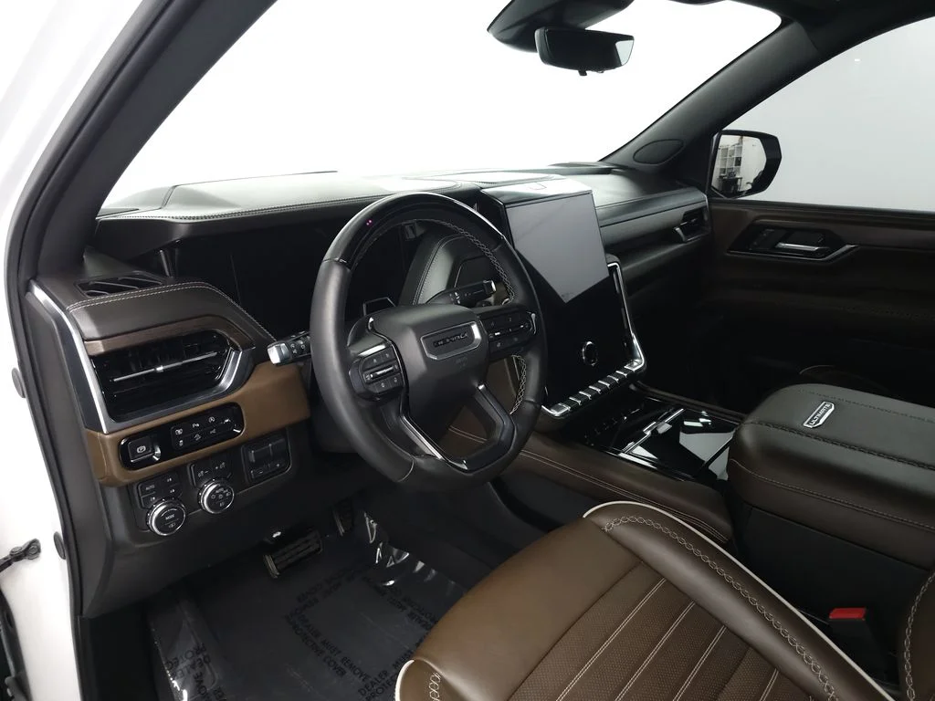 Used 2025 White Frost GMC Denali Ultimate image 8