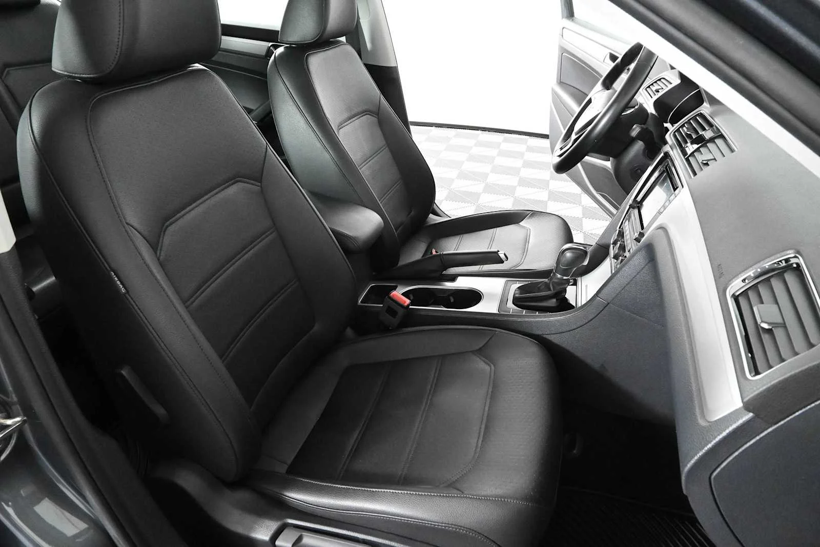 Used 2019 Platinum Gray Metallic Volkswagen 2.0T Wolfsburg Edition image 11
