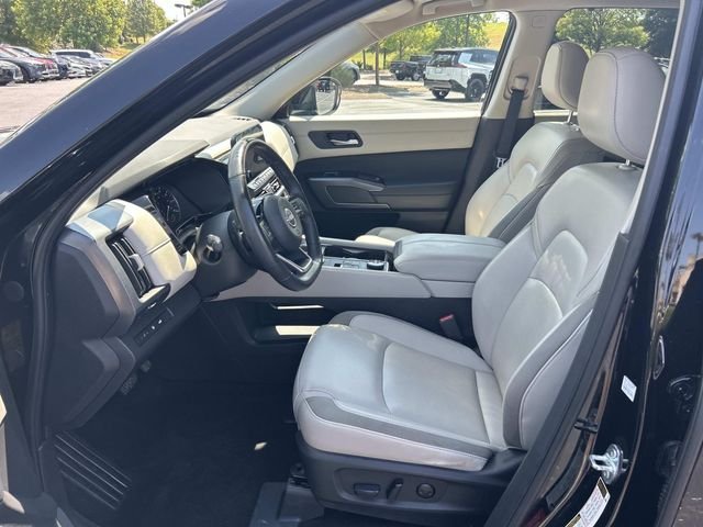 Used 2024 Black Nissan SL image 22
