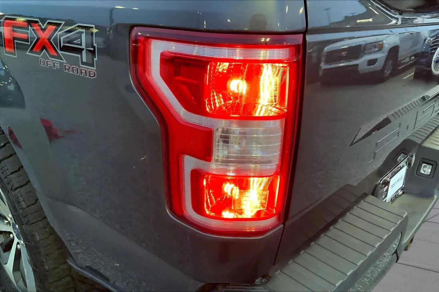 Used 2020 Magnetic Metallic Ford XL image 26
