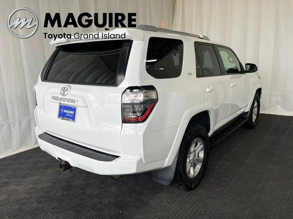 Used 2018 White Toyota SR5 Premium image 32