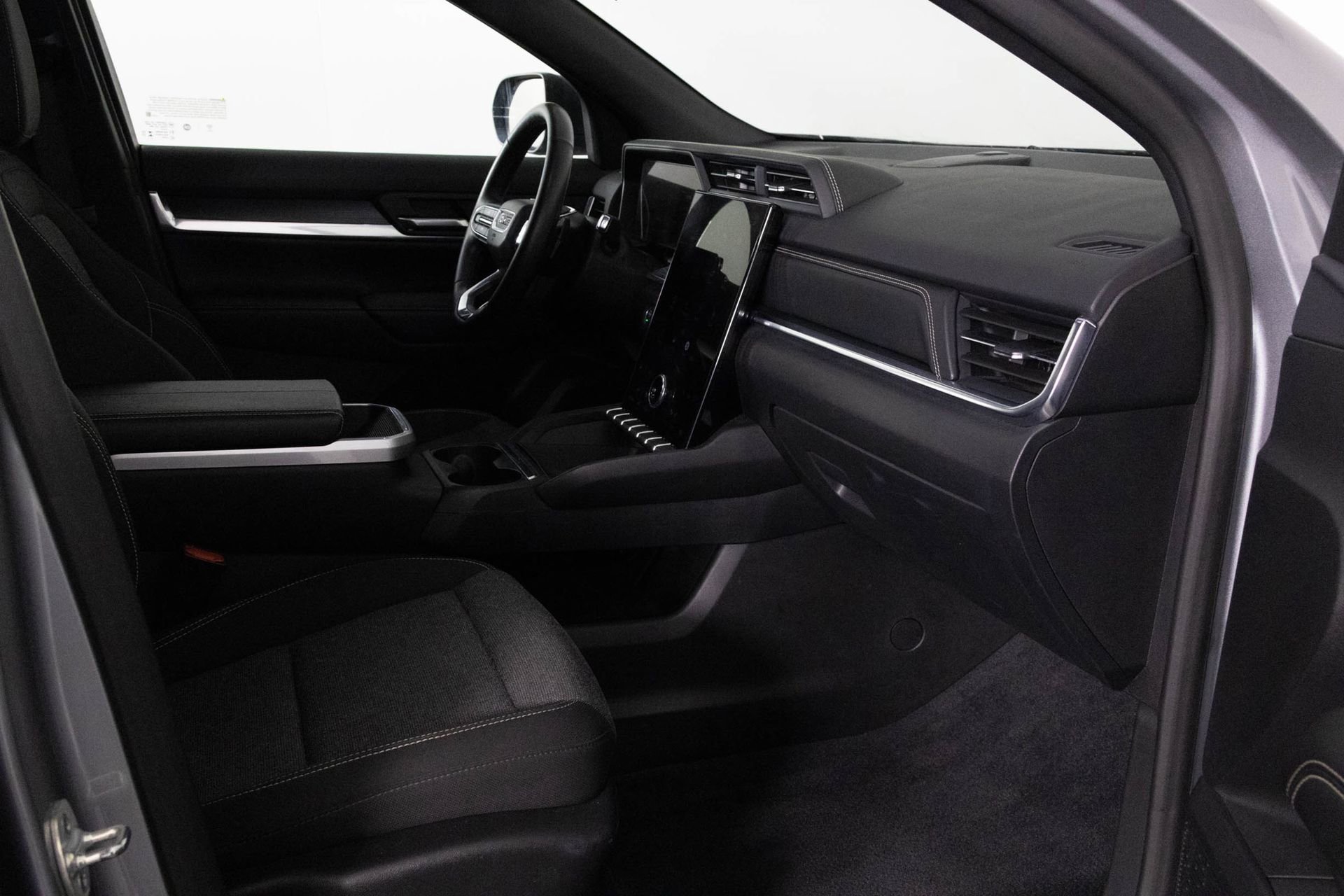 2025 GMC TERRAIN - Image 36